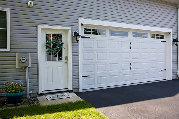 24/7 Emergency Garage Door Panel Replacement experts in Grottoes, VA